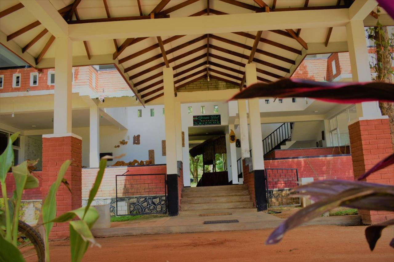 Green Hut Hotel & Restaurant With Unique View Point Sigiriya Exterior photo
